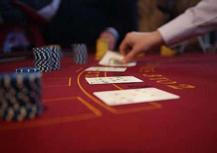 Learn About Casino Card Rooms and Table Formats Through 바카라사이트
